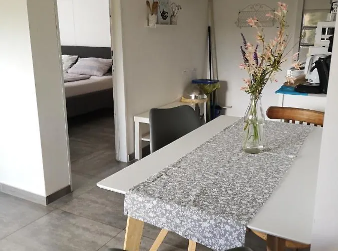 Gaestehaeuschen „kleine Auszeit“ بيت للعطل جرايفسفالد